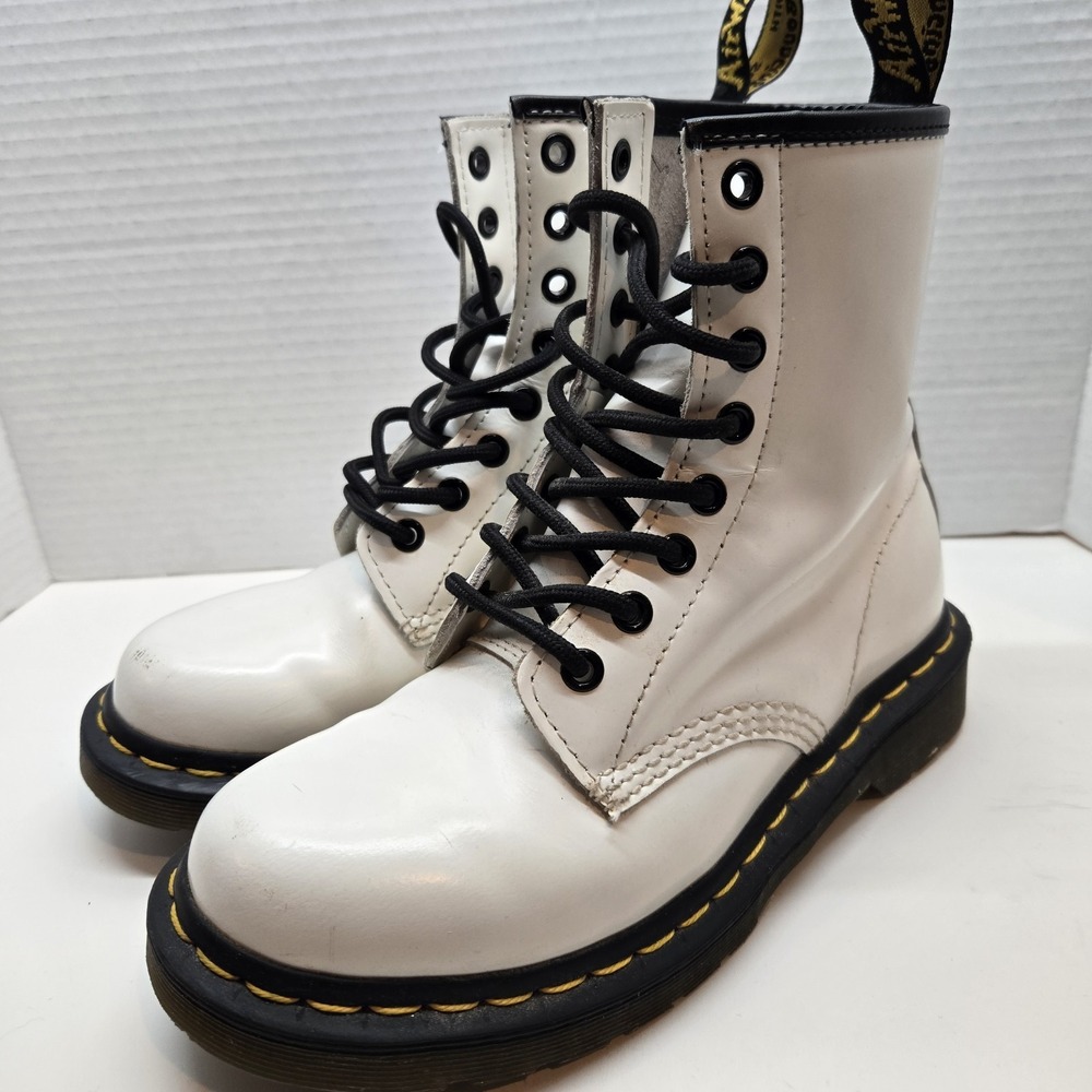 Doc Dr. Martens Women's Size US 6 White Leather Combat Lace Up Boots 11821 Euc